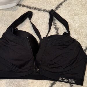 Victoria sport Black Women's Sports Bra